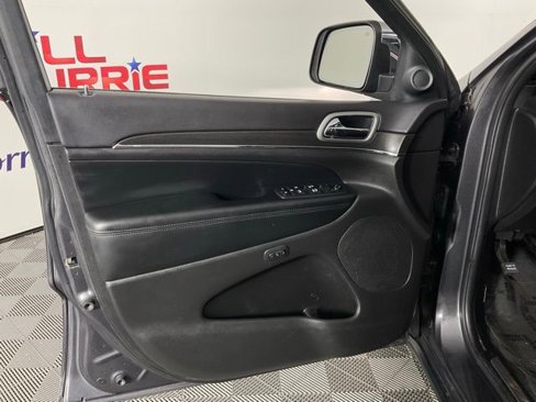 Used 2018 Jeep Grand Cherokee Limited w/ Luxury Group II image 12