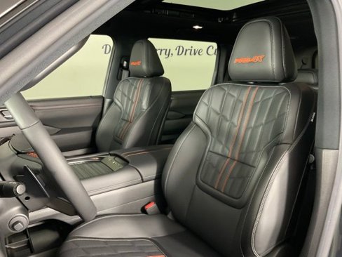 Used 2025 Nissan Armada PRO-4X image 14