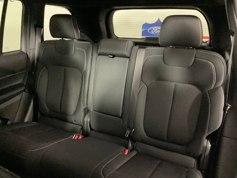 Used 2024 Jeep Grand Cherokee Laredo w/ Trailer Tow Package image 16