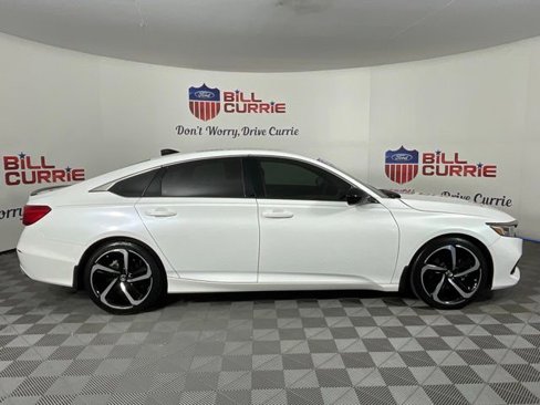 Used 2022 Honda Accord Sport image 2