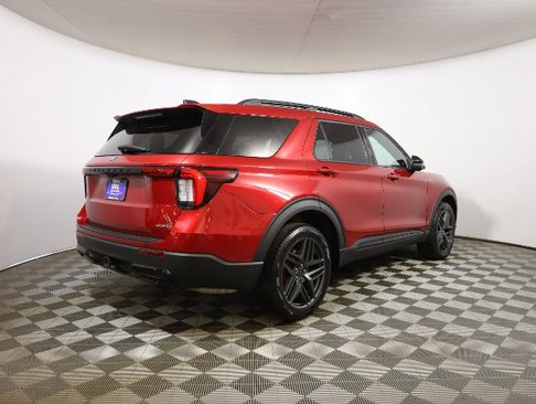 Certified 2025 Ford Explorer ST-Line w/ Premium Package image 5