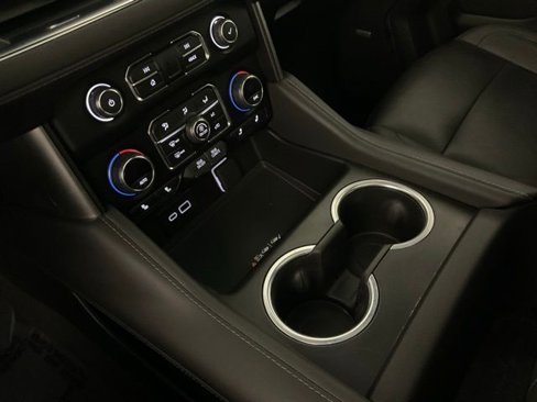 Used 2024 Chevrolet Tahoe Z71 w/ Luxury Package image 19