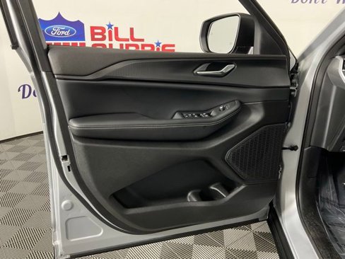 Used 2024 Jeep Grand Cherokee Laredo w/ Trailer Tow Package image 12