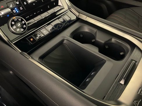 Used 2025 Nissan Armada PRO-4X image 19