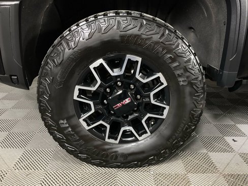 Used 2024 GMC Sierra 2500 AT4X image 10