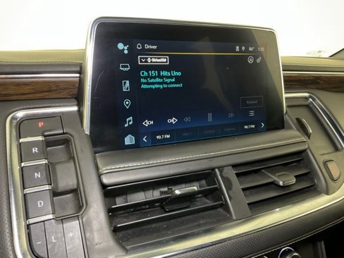 Used 2023 Chevrolet Suburban Premier image 21