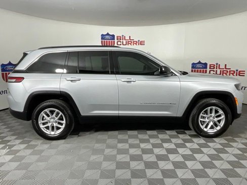 Used 2024 Jeep Grand Cherokee Laredo w/ Trailer Tow Package image 2