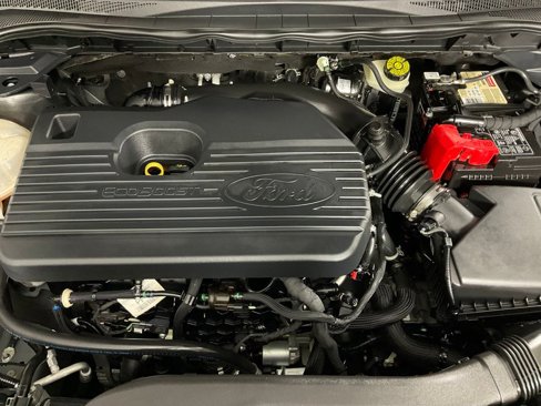 Certified 2020 Ford Escape Titanium AWD/4WD image 9