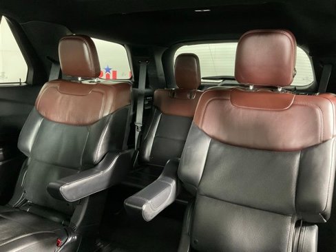 Certified 2020 Ford Explorer Platinum w/ Premium Technology Package image 15