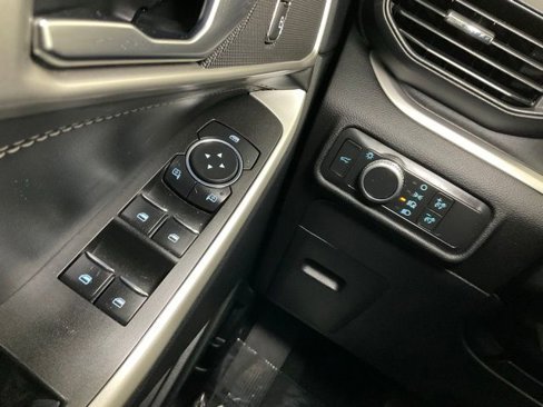 Certified 2022 Ford Explorer XLT image 18