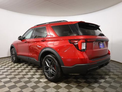 Certified 2025 Ford Explorer ST-Line w/ Premium Package image 7