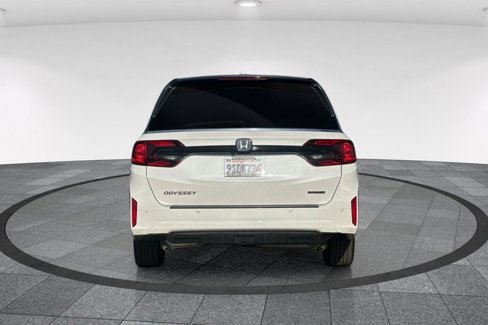 Used 2025 Honda Odyssey Touring image 7