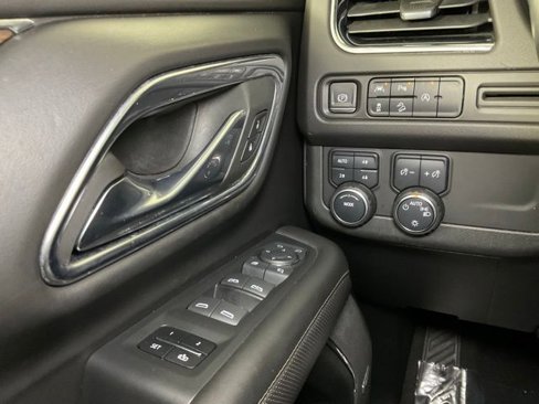 Used 2023 Chevrolet Suburban Premier image 19