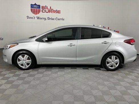 Used 2018 Kia Forte LX w/ LX Rear Camera Package image 6