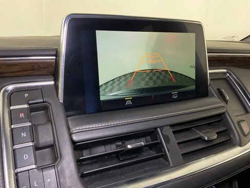 Used 2023 Chevrolet Suburban Premier image 22