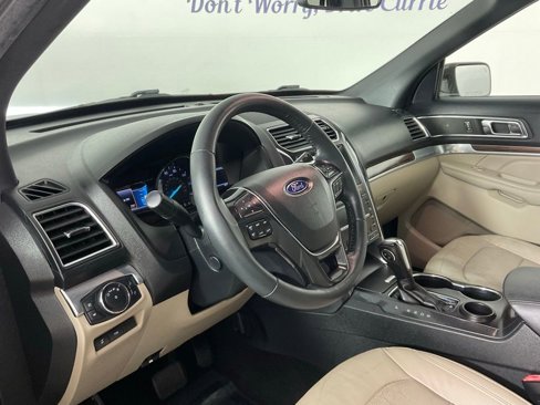 Certified 2019 Ford Explorer Limited w/ Class III Trailer Tow Package FWD image 13