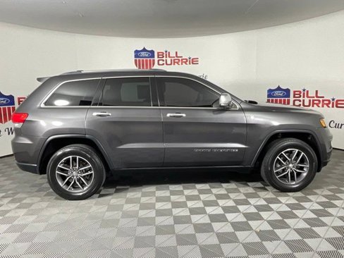 Used 2018 Jeep Grand Cherokee Limited w/ Luxury Group II image 2