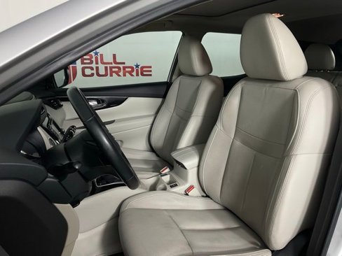 Used 2019 Nissan Rogue Sport FWD w/ Premium Package image 14