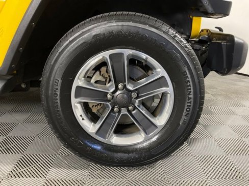 Used 2019 Jeep Wrangler Unlimited Sahara w/ Safety Group image 9