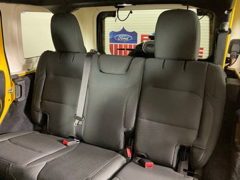 Used 2019 Jeep Wrangler Unlimited Sahara w/ Safety Group image 15