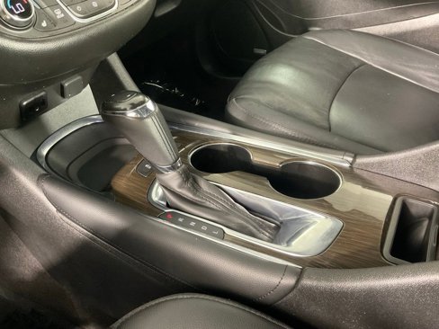 Used 2018 Chevrolet Malibu Premier w/ Premier Sun and Wheel Package FWD image 19