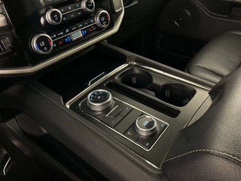 Certified 2024 Ford Expedition XLT image 19