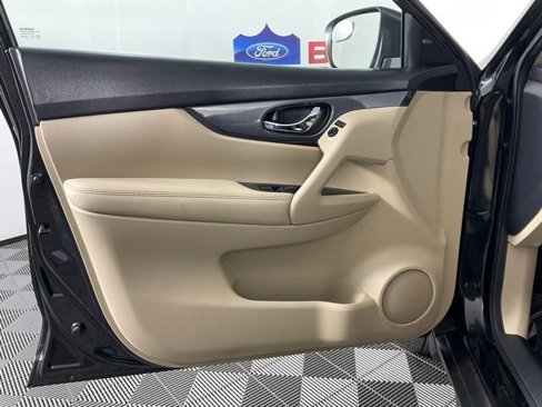 Used 2017 Nissan Rogue FWD w/ Appearance Package image 12