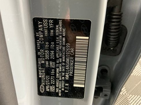 Used 2021 Hyundai Elantra SE image 25