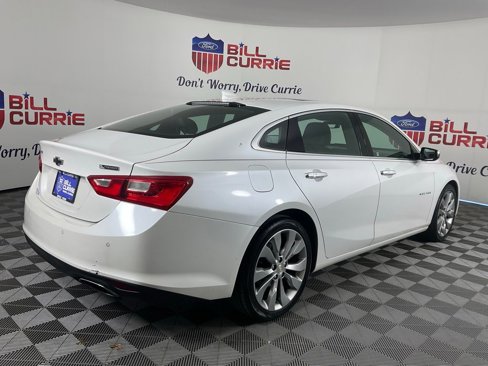 Used 2018 Chevrolet Malibu Premier w/ Premier Sun and Wheel Package FWD image 3