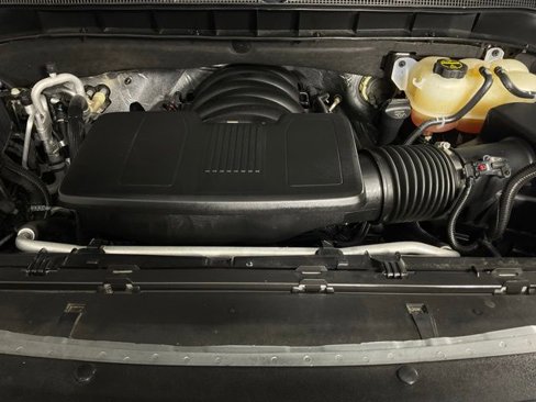 Used 2024 Chevrolet Tahoe Z71 w/ Luxury Package image 9