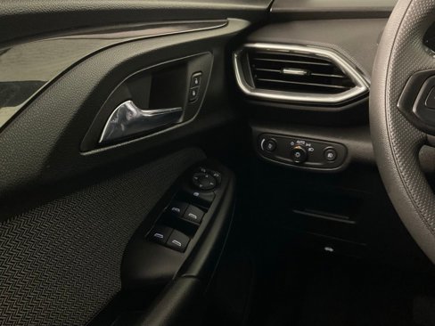 Used 2023 Chevrolet TrailBlazer LT w/ Convenience Package FWD image 18