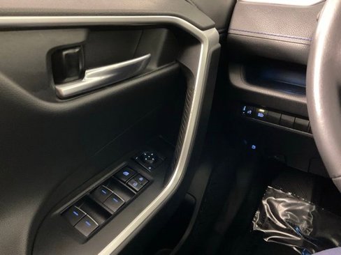Used 2022 Toyota RAV4 XSE image 19