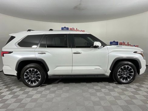 Used 2025 Toyota Sequoia Platinum ***BLUE CERTIFIED*** image 2