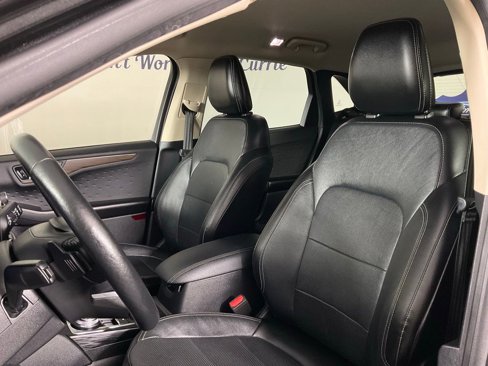 Certified 2020 Ford Escape Titanium AWD/4WD image 14