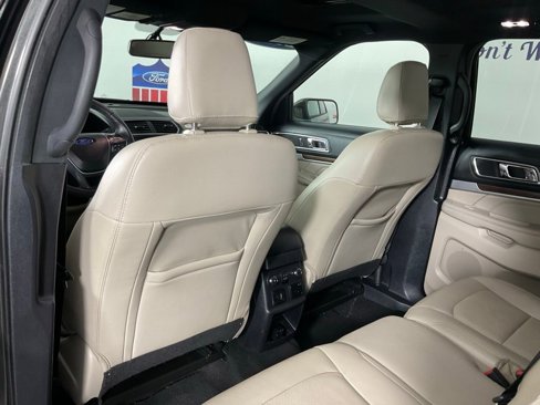 Certified 2019 Ford Explorer Limited w/ Class III Trailer Tow Package FWD image 15