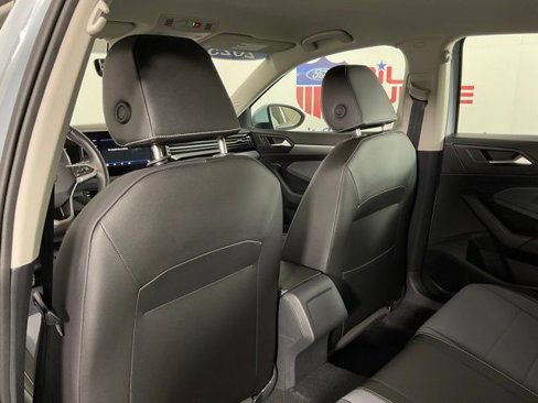 Used 2025 Volkswagen Jetta SE image 15