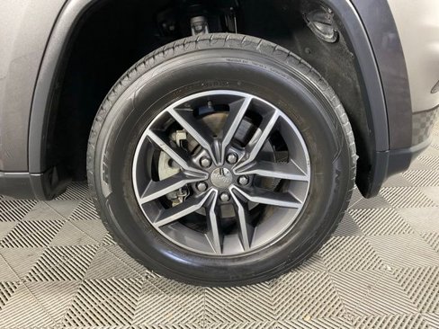 Used 2018 Jeep Grand Cherokee Limited w/ Luxury Group II image 10