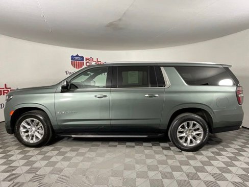 Used 2023 Chevrolet Suburban Premier image 5
