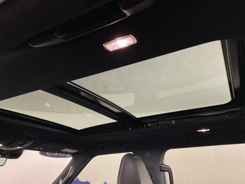 Used 2025 Nissan Armada PRO-4X image 22