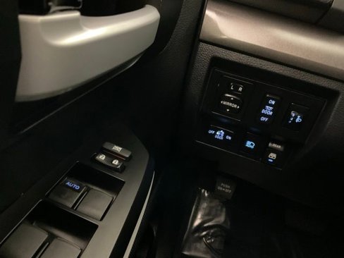 Used 2019 Toyota Tundra SR5 w/ SR5 Upgrade Package image 20