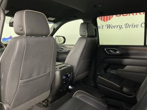 Used 2023 Chevrolet Suburban Premier image 14