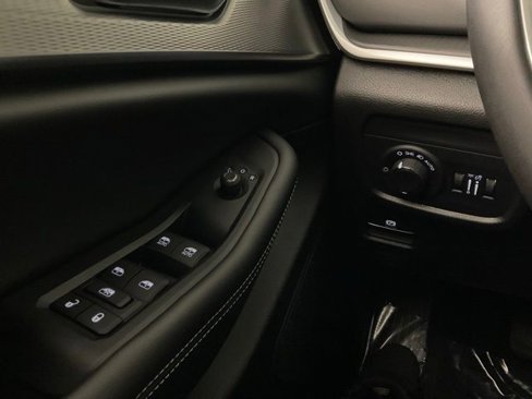 Used 2024 Jeep Grand Cherokee Laredo w/ Trailer Tow Package image 19