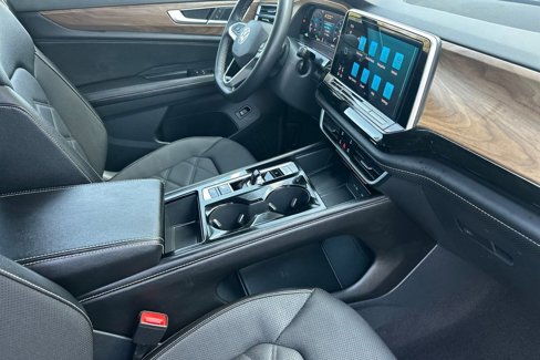 Used 2024 Volkswagen Atlas SE FWD image 19