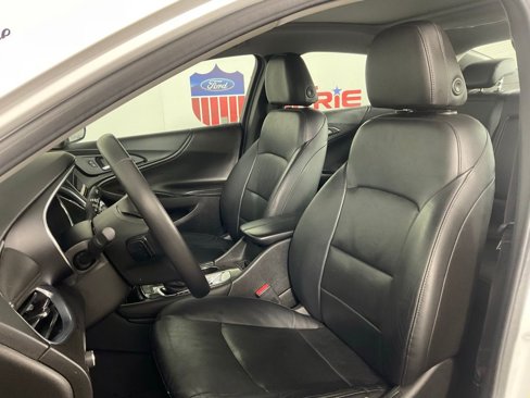 Used 2018 Chevrolet Malibu Premier w/ Premier Sun and Wheel Package FWD image 14