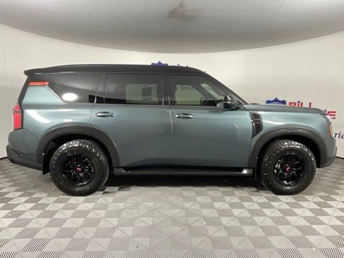 Used 2025 Nissan Armada PRO-4X image 2