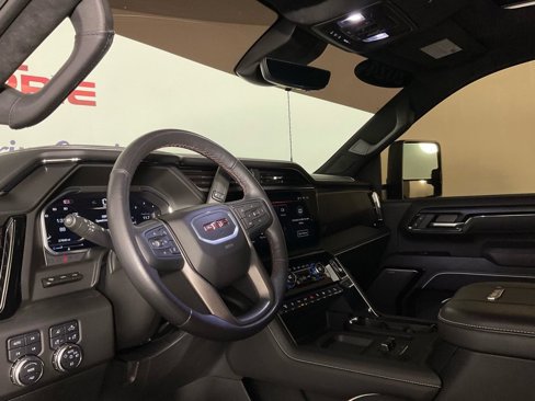 Used 2024 GMC Sierra 2500 AT4X image 13