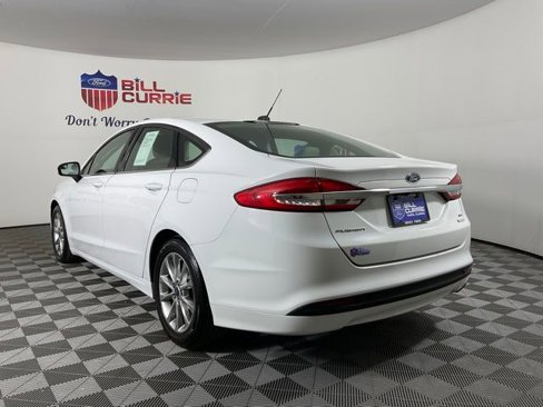 Certified 2017 Ford Fusion SE image 5