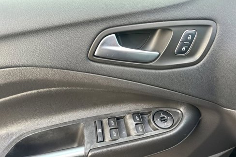 Certified 2018 Ford Escape SE image 13