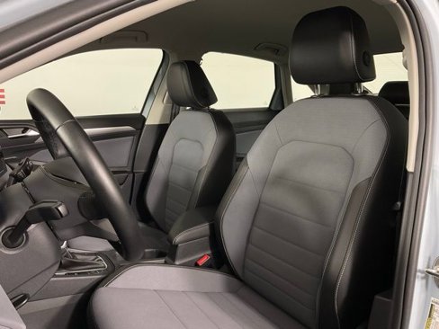 Used 2025 Volkswagen Jetta SE image 14