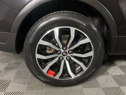 Certified 2019 Ford Explorer XLT image 10